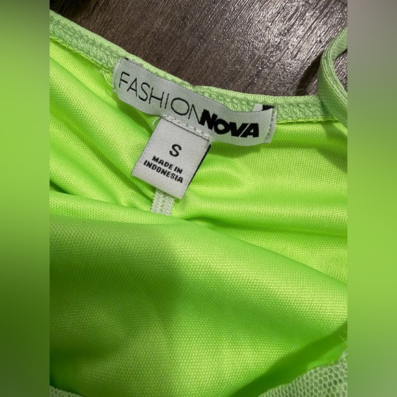 Small Fashion Nova - Picture 3 of 3